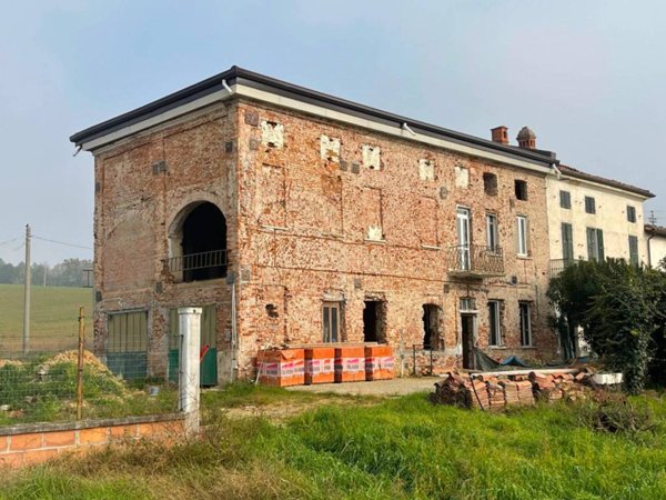 casa indipendente in vendita ad Alessandria in zona Valle San Bartolomeo