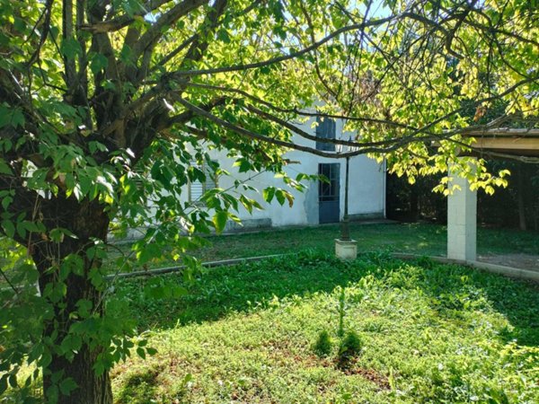 casa indipendente in vendita ad Alessandria in zona San Giuliano Vecchio