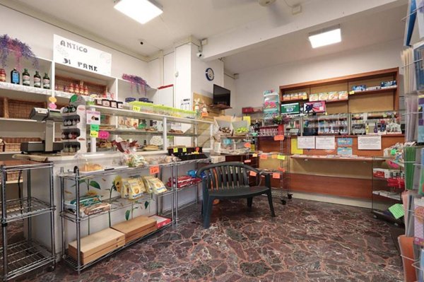 negozio in vendita ad Alessandria in zona Centro Città