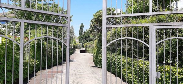 casa indipendente in vendita ad Alessandria in zona Valmadonna