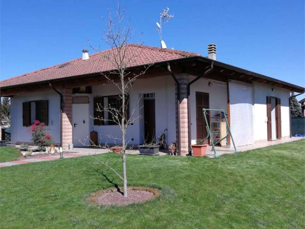 casa indipendente in vendita ad Alessandria in zona Spinetta Marengo