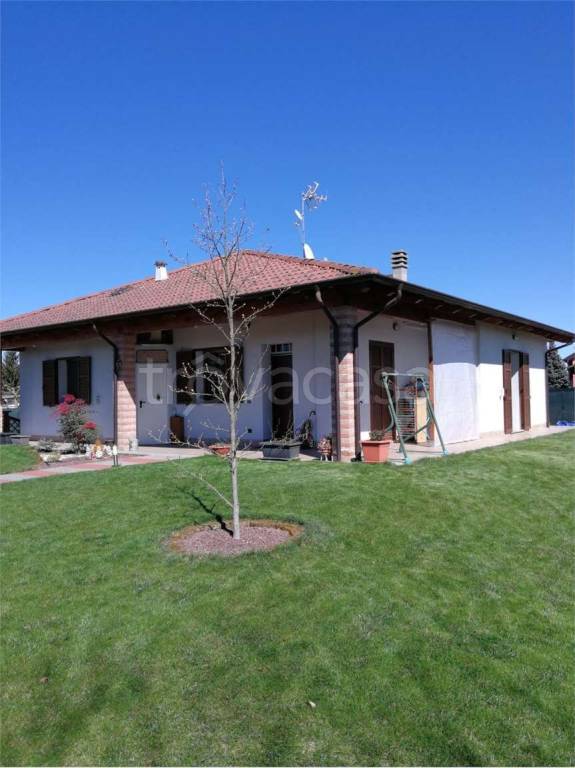 casa indipendente in vendita ad Alessandria in zona Spinetta Marengo