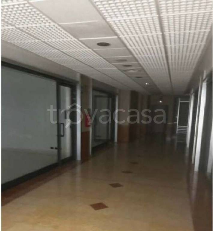 negozio in vendita ad Alessandria