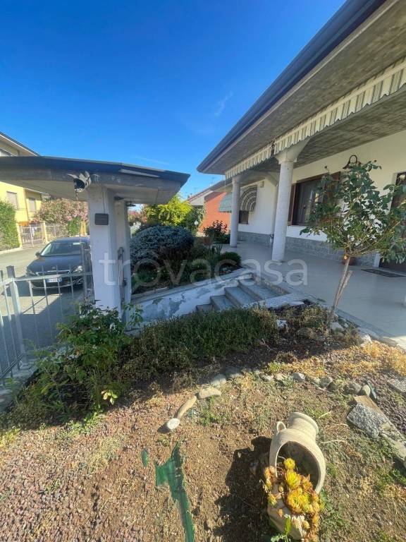 casa indipendente in vendita ad Alessandria in zona Spinetta Marengo