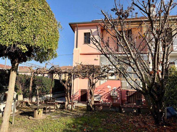 casa indipendente in vendita ad Alessandria in zona Il Cristo