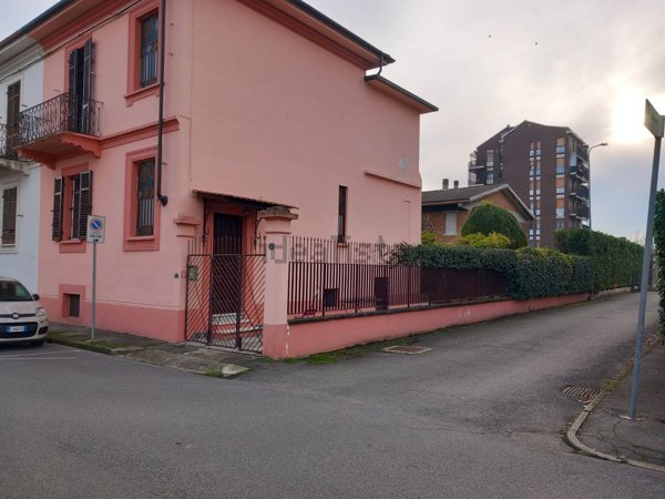 casa indipendente in vendita ad Alessandria