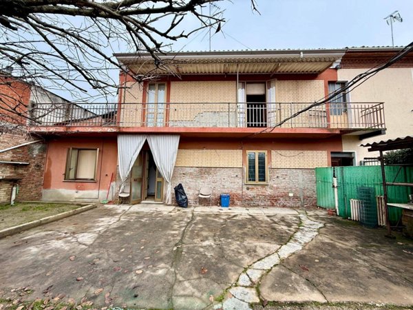 casa indipendente in vendita ad Alessandria in zona Il Cristo
