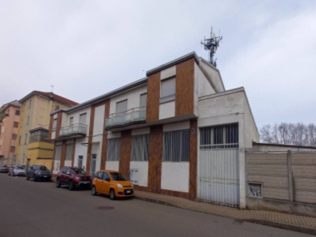 locale commerciale in vendita ad Alessandria in zona Galimberti