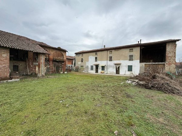 casa indipendente in vendita ad Alessandria in zona Cantalupo