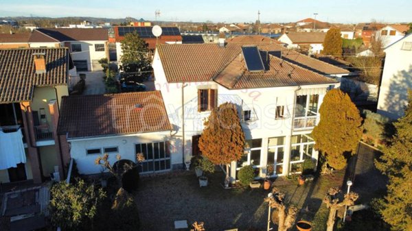 casa indipendente in vendita ad Alessandria in zona Spinetta Marengo
