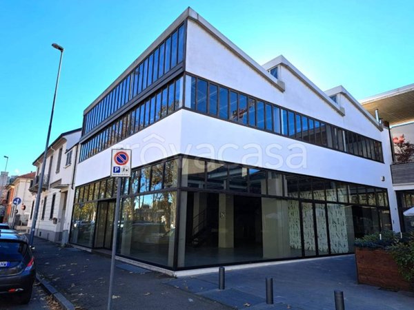 negozio in vendita ad Alessandria in zona Centro Città