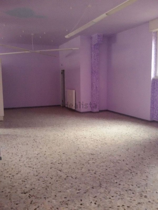 locale commerciale in vendita ad Alessandria