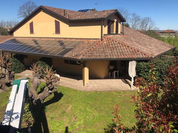 casa indipendente in vendita ad Alessandria in zona Spinetta Marengo