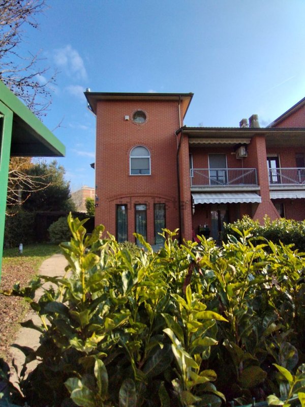 casa indipendente in vendita ad Alessandria