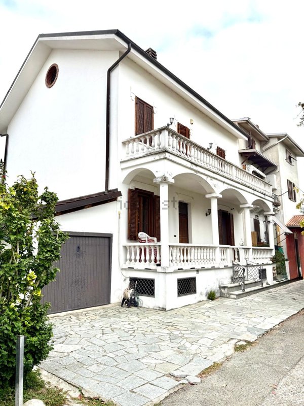 casa indipendente in vendita ad Alessandria