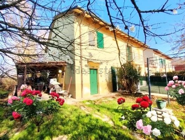 casa indipendente in vendita ad Alessandria in zona Valmadonna