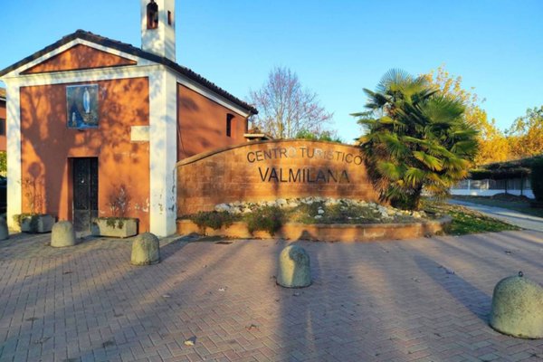 negozio in vendita ad Alessandria in zona Valle San Bartolomeo