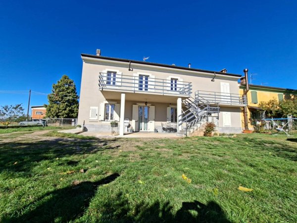 casa indipendente in vendita ad Alessandria in zona San Giuliano Vecchio