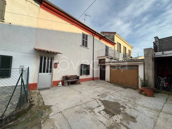 casa indipendente in vendita ad Alessandria in zona Cascinagrossa