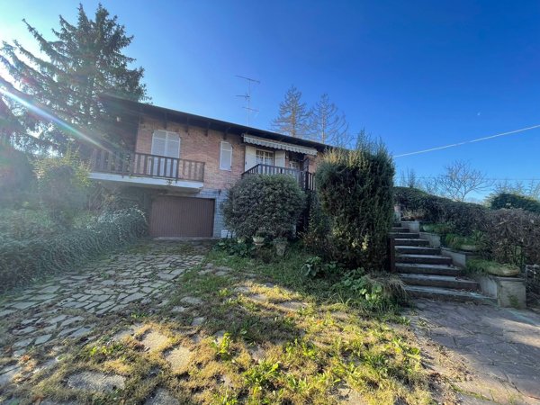 casa indipendente in vendita ad Alessandria in zona Valmadonna