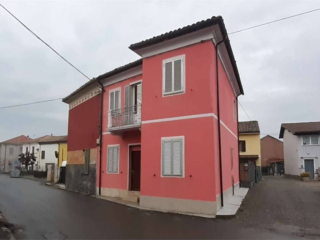casa indipendente in vendita ad Alessandria in zona Litta Parodi