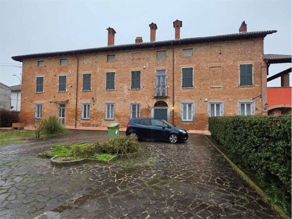 casa indipendente in vendita ad Alessandria in zona Castelceriolo