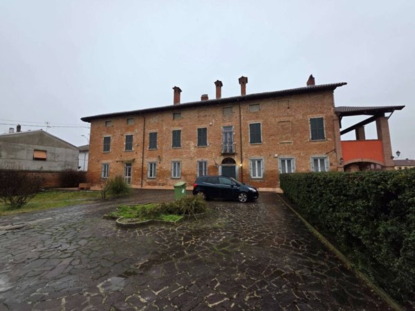 casa indipendente in vendita ad Alessandria in zona Castelceriolo
