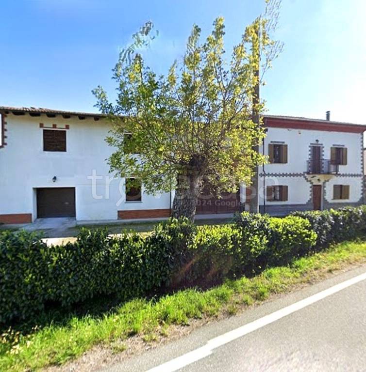 casa indipendente in vendita ad Alessandria in zona Lobbi