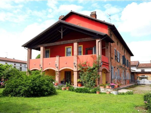 casa indipendente in vendita ad Alessandria in zona Castelceriolo