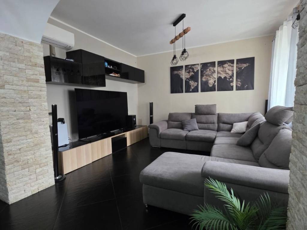 casa indipendente in vendita ad Alessandria in zona San Michele