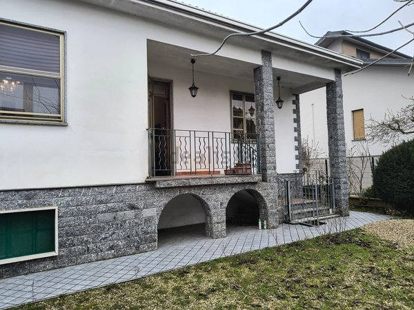 casa indipendente in vendita ad Alessandria in zona Spinetta Marengo
