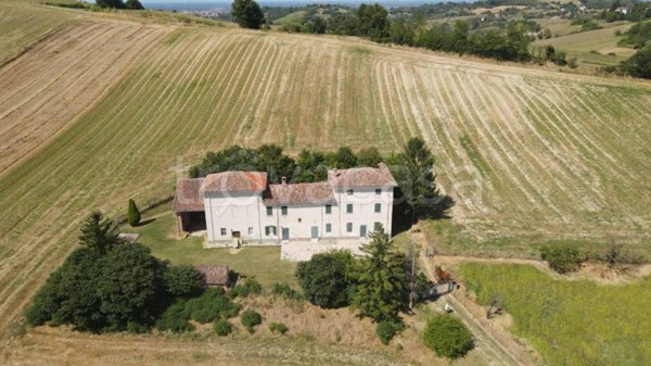 casa indipendente in vendita ad Alessandria in zona Valle San Bartolomeo
