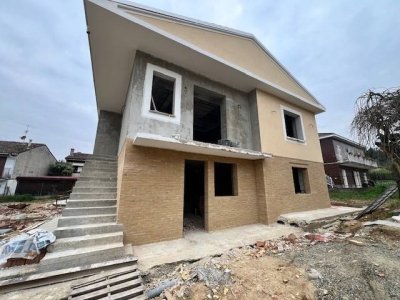 casa indipendente in vendita ad Alessandria in zona Valmadonna