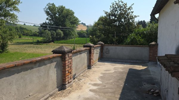 casa indipendente in vendita ad Alessandria in zona Valle San Bartolomeo