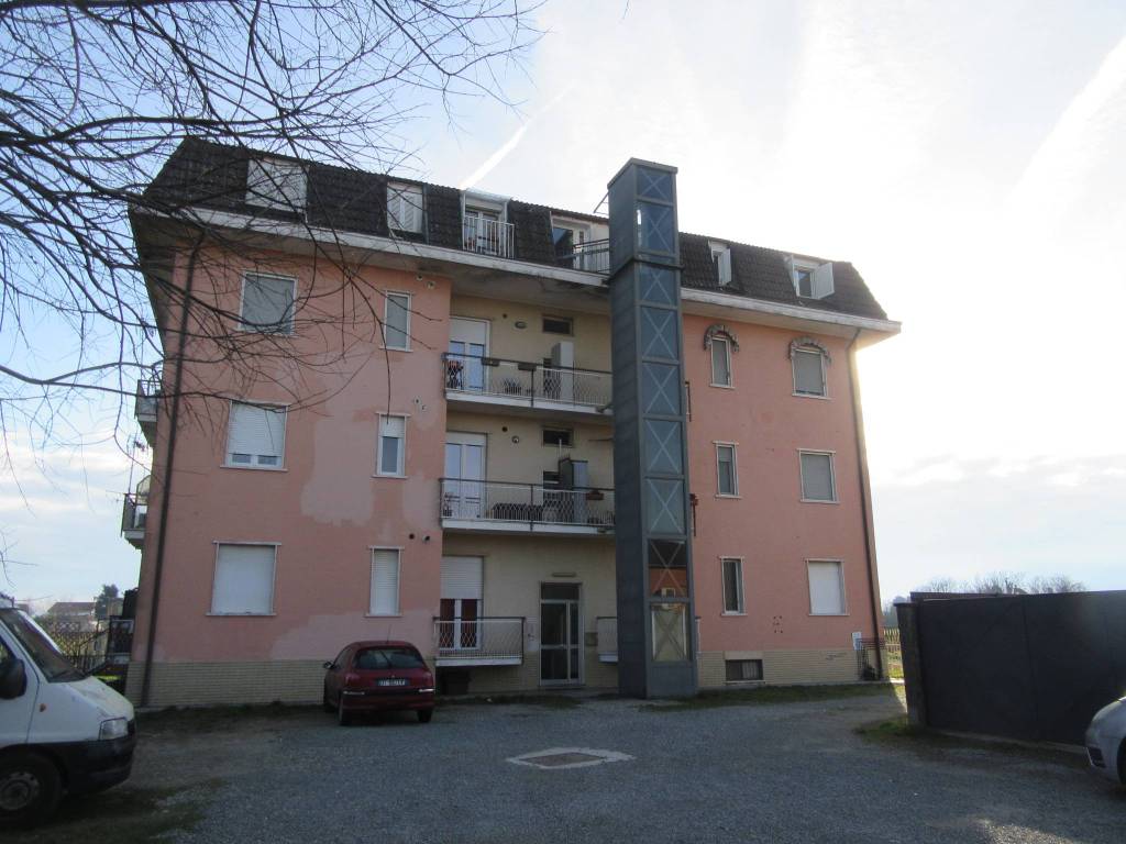 appartamento in vendita ad Alessandria in zona Lobbi