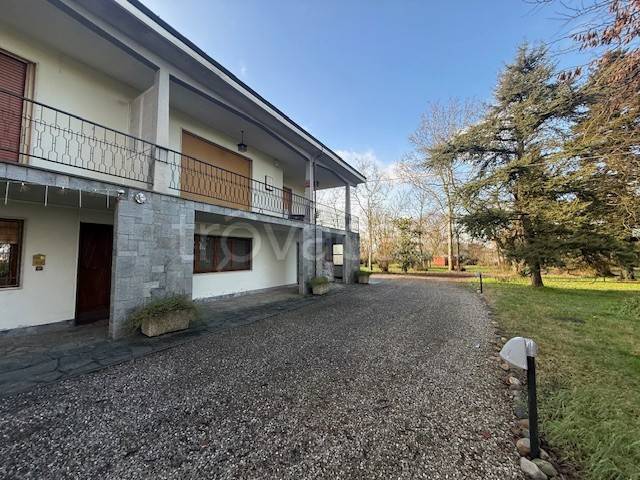 casa indipendente in vendita ad Alessandria in zona Litta Parodi