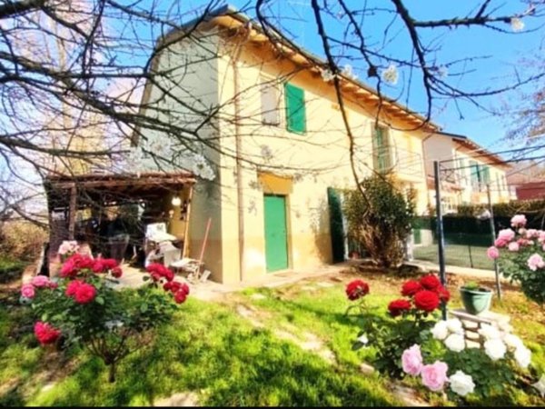 casa indipendente in vendita ad Alessandria in zona Valmadonna