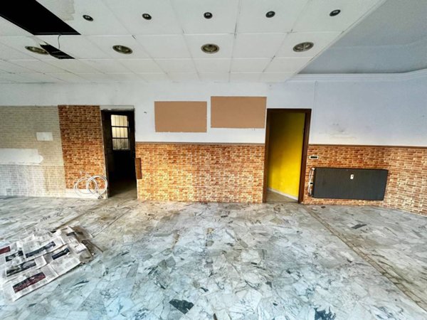 negozio in vendita ad Alessandria in zona Centro Città