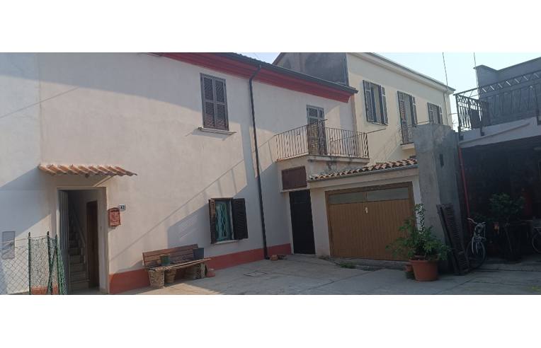 casa indipendente in vendita ad Alessandria in zona Litta Parodi