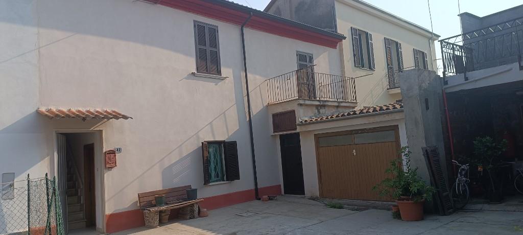 casa indipendente in vendita ad Alessandria in zona Litta Parodi