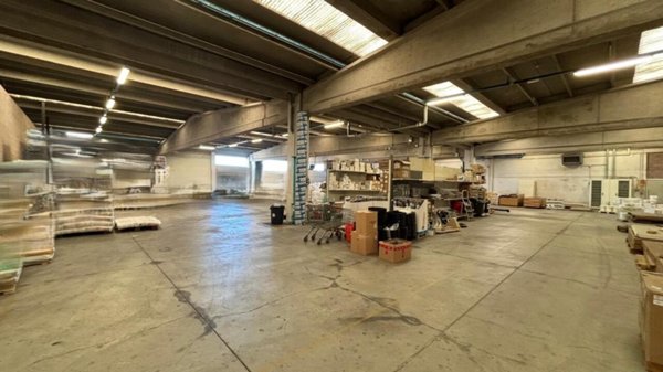 negozio in vendita ad Alessandria