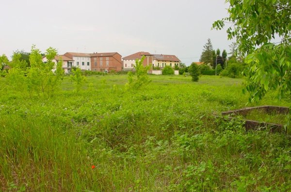 terreno edificabile in vendita ad Alessandria in zona Cantalupo