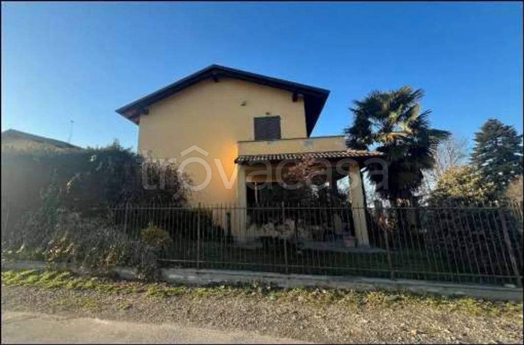 casa indipendente in vendita ad Alessandria in zona Litta Parodi