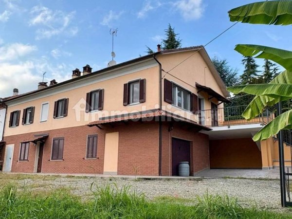 casa indipendente in vendita ad Alessandria in zona Valle San Bartolomeo