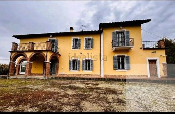 casa indipendente in vendita ad Alessandria in zona Valmadonna