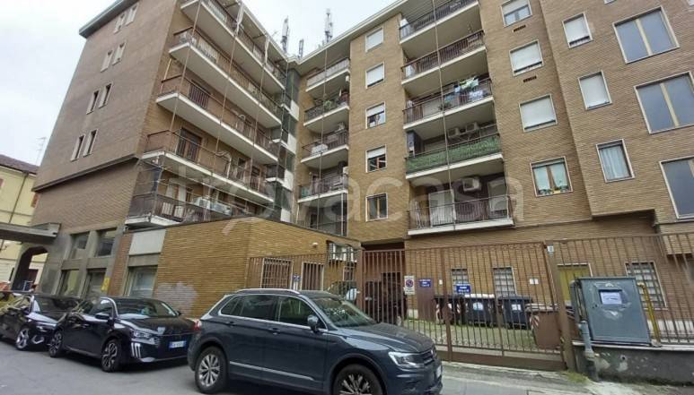 negozio in vendita ad Alessandria