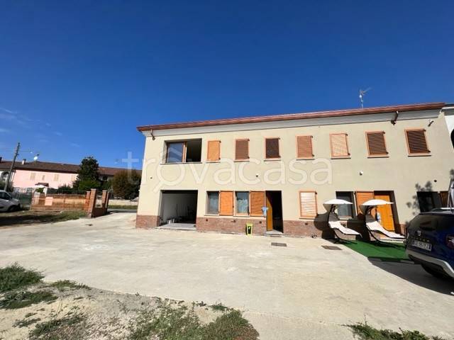 casa indipendente in vendita ad Alessandria in zona Valmadonna