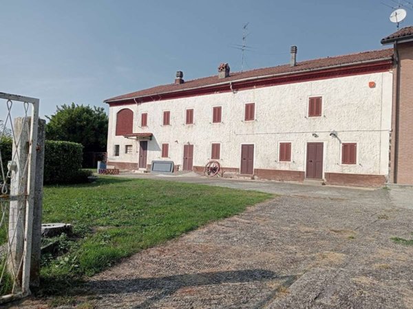 casa indipendente in vendita ad Alessandria in zona Valle San Bartolomeo