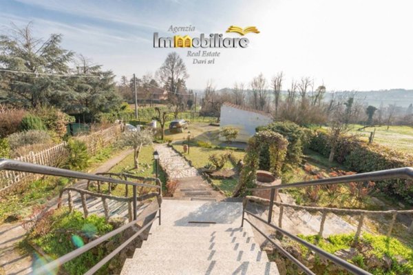 casa indipendente in vendita ad Alessandria in zona Valmadonna