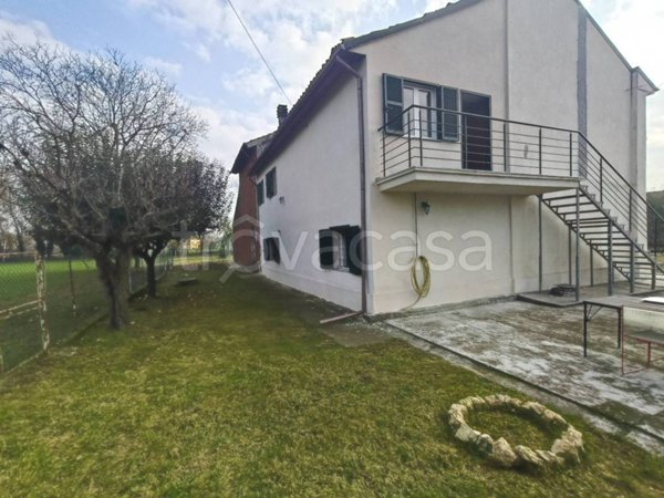 casa indipendente in vendita ad Alessandria in zona Valmadonna